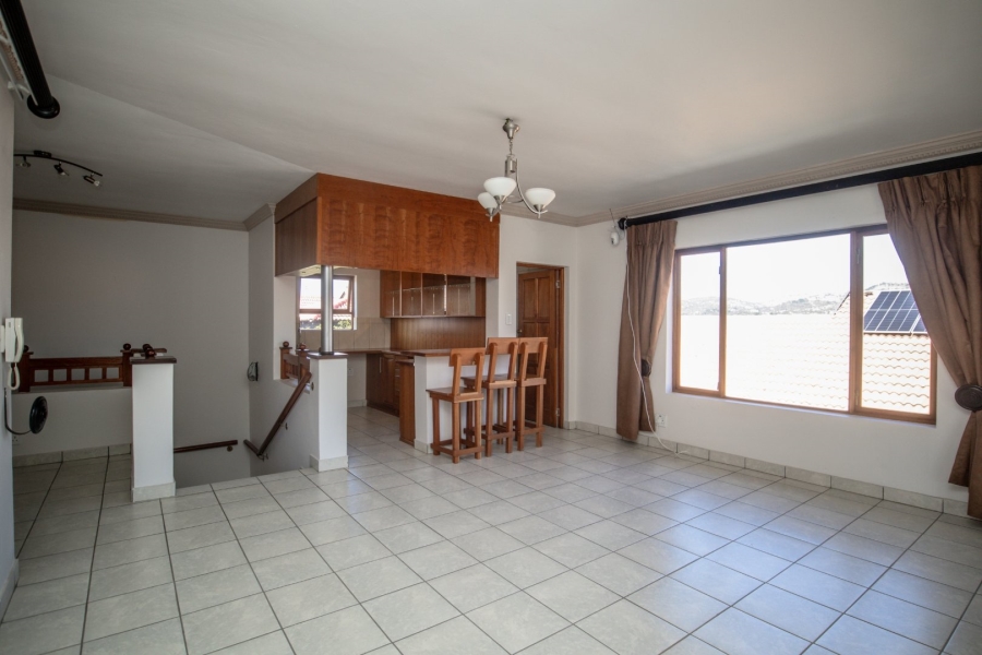 5 Bedroom Property for Sale in Birdwood Estate North West
